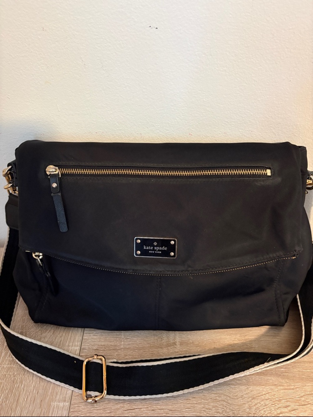 Kate Spade New York Blake Avenue
Lyndon Nylon Crossbody
